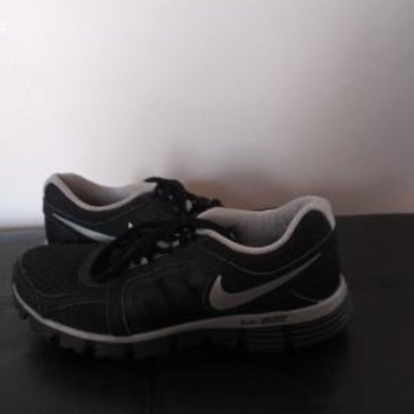Nike Shoes - FINAL PRICE! Nike Dual FusionTennis Shoes- 7.5